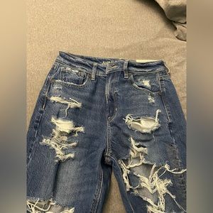 NWT American Eagle Mom Jeans Size 4